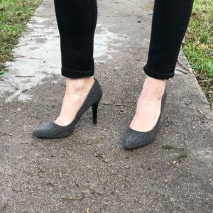 Nine West Gray Textured Fabric Heels 7 1/2